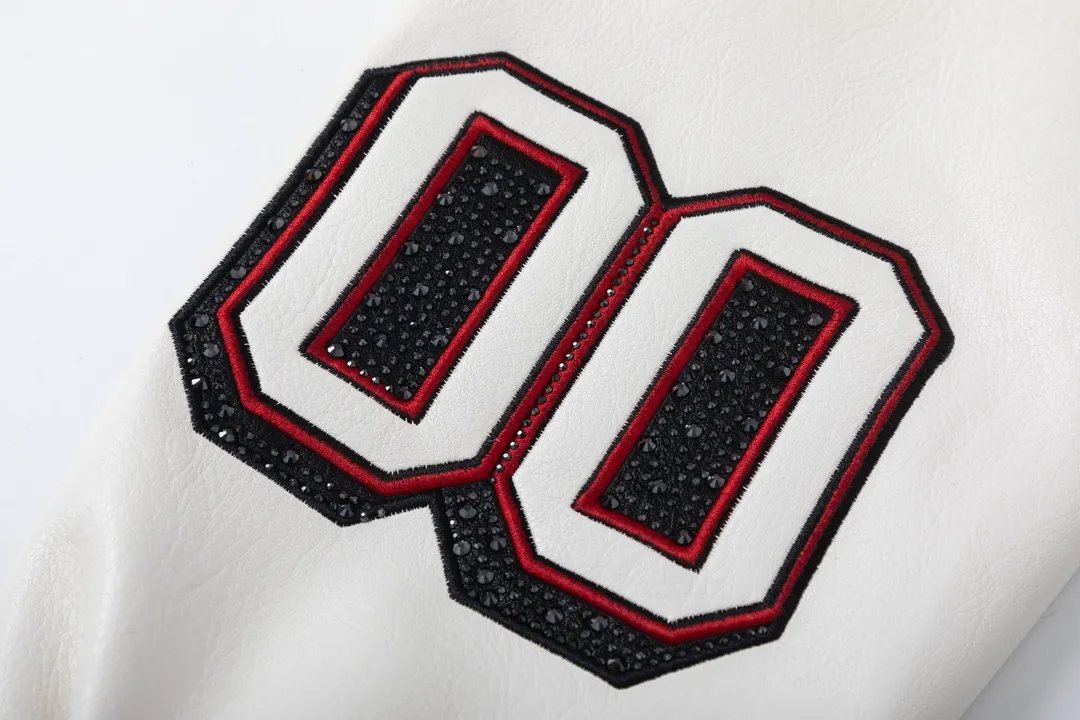 S66#P670, offwhite heavy-duty embroidery patchwork leather high-temperature hot-scaling crystal diamond baseball jersey. The body is made of woolen fabric. Couple style jacket. White size: S M L XL